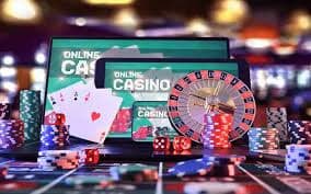 Diverse entertainment categories including sports, casino games, and live dealer options on PPBIP